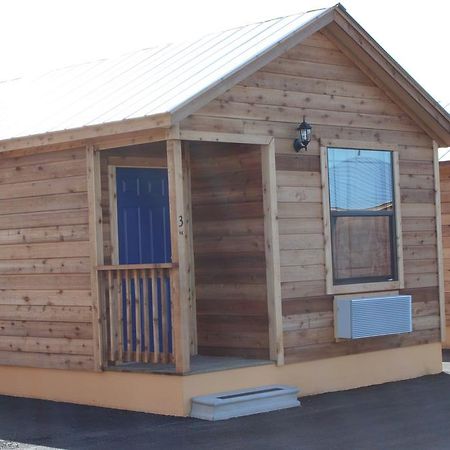 4K Lodges Poth Exterior photo